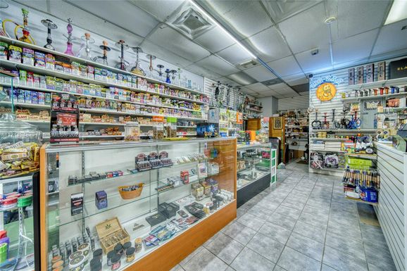 Smoke Shop For Sale In West Kendall On 137th Ave, Kendall FL 33175