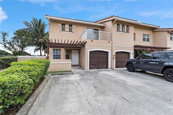 9510 SW 1st Pl, Coral Springs FL 33071