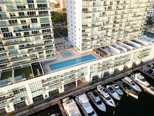 400 Sunny Isles Blvd #DD220, Sunny Isles Beach FL 33160