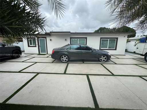 831 E 10th Pl, Hialeah FL 33010