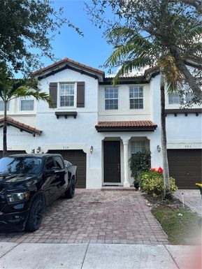 938 NE 29th Ter, Homestead FL 33033