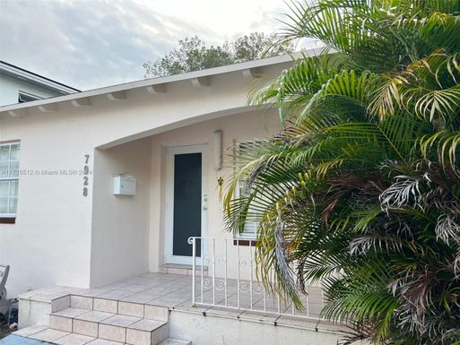 7928 E Byron Ave, Miami Beach FL 33141