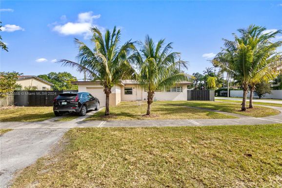 20715 Coral Sea Rd, Cutler Bay FL 33189