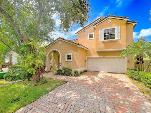 2132 NW 75th Way, Pembroke Pines FL 33024