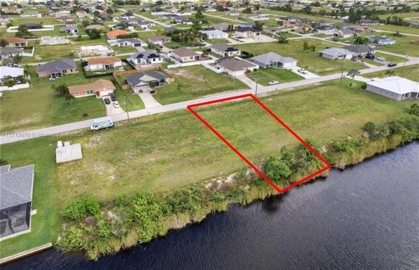 1028 NW 18TH TER, Cape Coral FL 33993