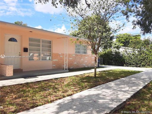 412 SW 10th St, Hallandale Beach FL 33009