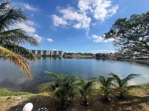 19105 NE 2nd Ave # 2114, Miami FL 33179