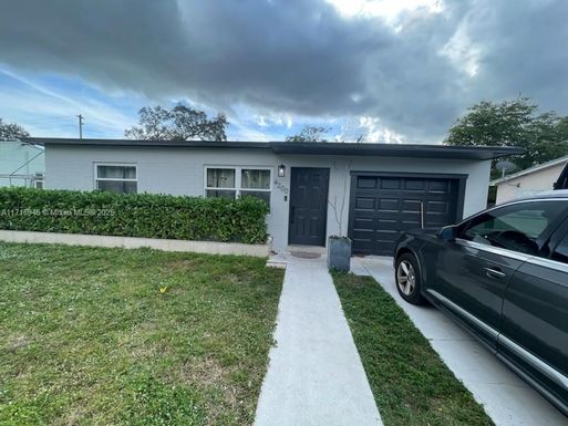 4200 SW 38th St, West Park FL 33023