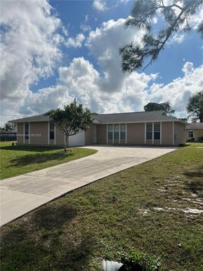 592 SW Todd Ave, Port St. Lucie FL 34983