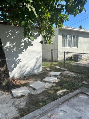 10850 NE 4th Ave # 1, Miami FL 33161