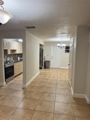 275 W 68th St # 108, Hialeah FL 33014