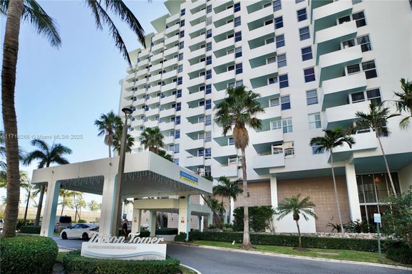 2899 Collins Ave # 506, Miami Beach FL 33140