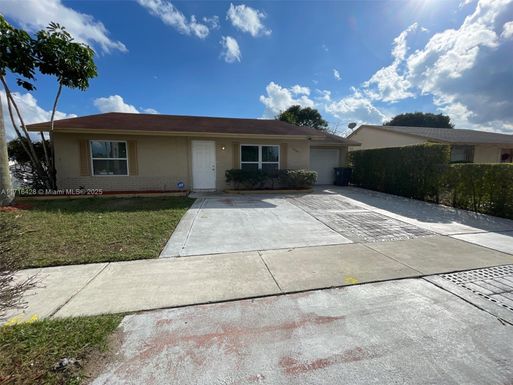 5865 W Ellis Hollow Rd W, Lake Worth FL 33463