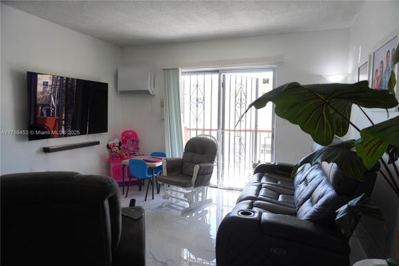 47 NW 47th Ave # 11, Miami FL 33126