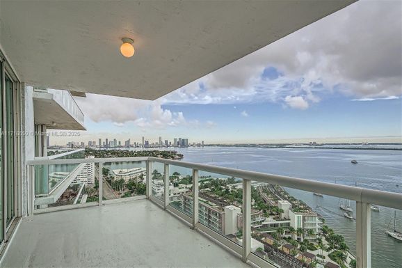 10 Venetian Way # 2202, Miami Beach FL 33139