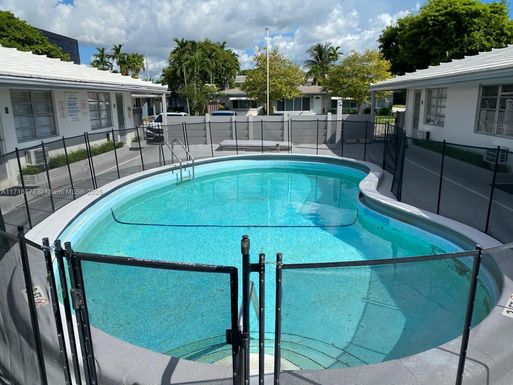 724 NE 6th St # 9, Hallandale Beach FL 33009