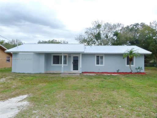 738 NW 21st Lane, Okeechobee FL 34972