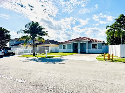 28324 SW 133rd Ave, Homestead FL 33033