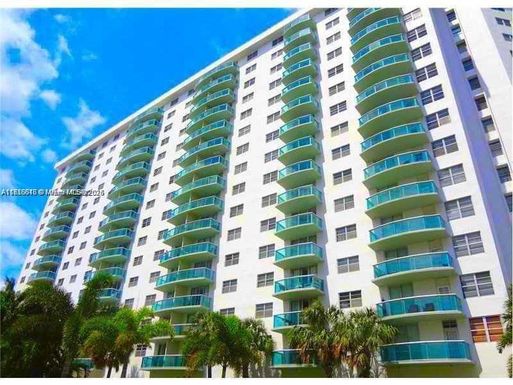 19390 Collins Ave # 308, Sunny Isles Beach FL 33160