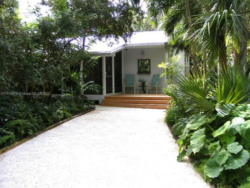 1961 W Barefoot Pl, Vero Beach FL 32963