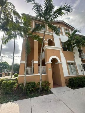 7100 NW 177th St # 14, Hialeah FL 33015