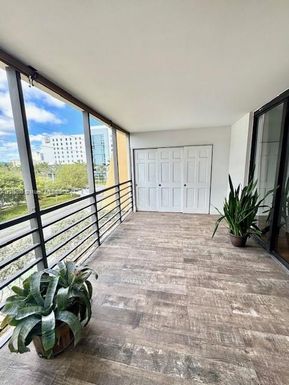 20401 NE 30th Ave # 8, Aventura FL 33180