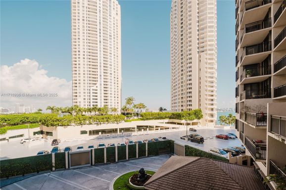 540 Brickell Key Dr # 706, Miami FL 33131