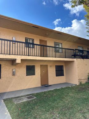 2540 W 67th Pl # 28, Hialeah FL 33016