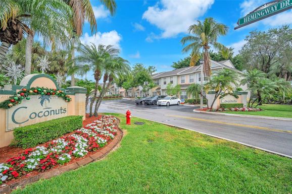 53 Simonton Cir # 53, Weston FL 33326