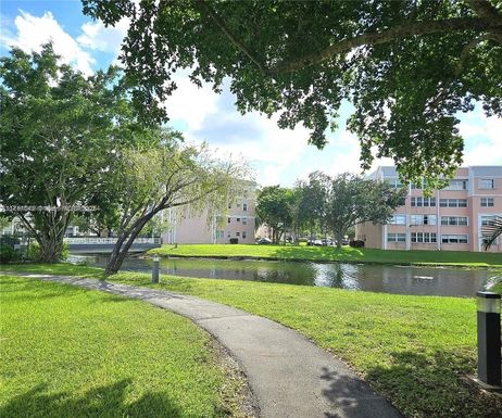 10303 Sunrise Lakes Blvd # 210, Sunrise FL 33322