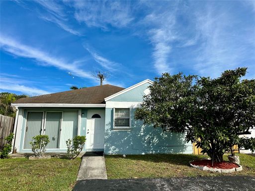 10371 SW 205th Ter, Cutler Bay FL 33189