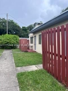 12130 NE 8th Ave # D, North Miami FL 33161