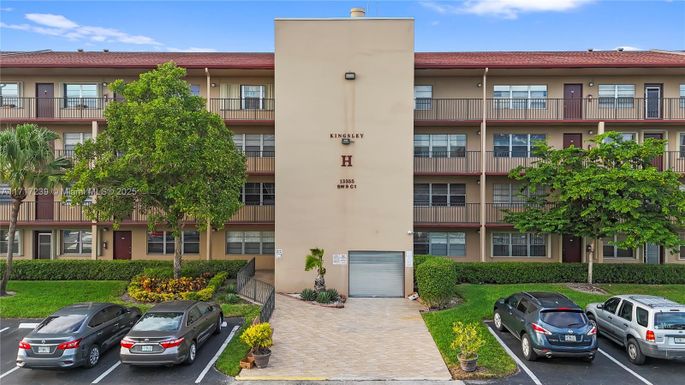 13355 SW 9th Ct # 417H, Pembroke Pines FL 33027