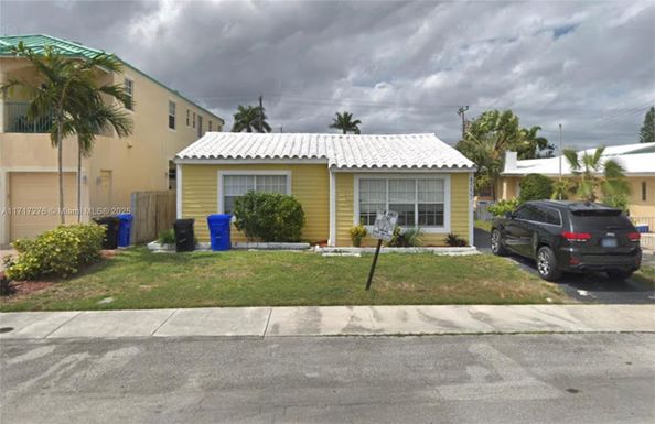 4557 Poinciana St, Lauderdale By The Sea FL 33308