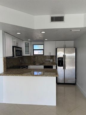 8290 Lake Dr # 507, Doral FL 33166