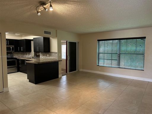 4240 NW 21st St # 128, Lauderhill FL 33313