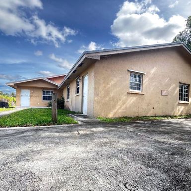 15741 NW 40th Ct, Miami Gardens FL 33054