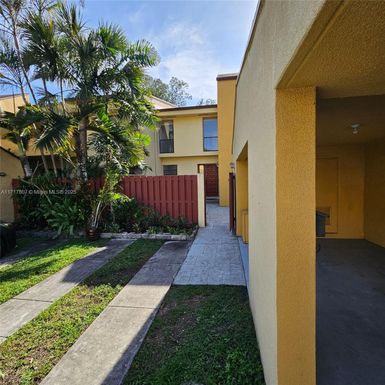 8532 NW 9th Pl # 8532, Plantation FL 33324