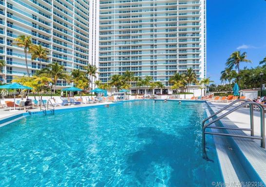 100 Bayview Dr # 420, Sunny Isles Beach FL 33160