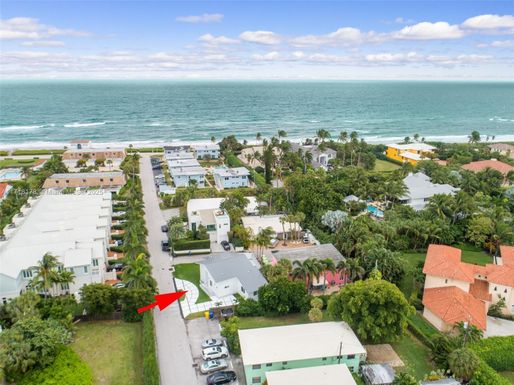 12 Adams Rd, Ocean Ridge FL 33435