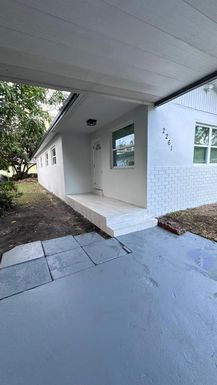 2261 NW 51st Ter, Miami FL 33142