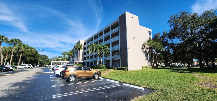 1075 Riverside Dr # 404, Coral Springs FL 33071