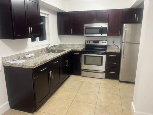 407 SE 9th Ct # 1, Hallandale Beach FL 33009