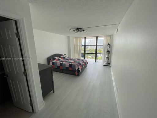 800 Parkview Dr # 1001, Hallandale Beach FL 33009