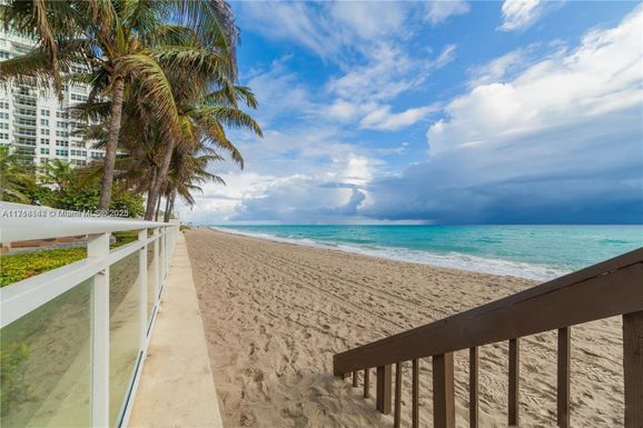 3001 S Ocean Dr # 1531, Hollywood FL 33019