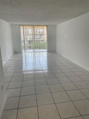 9310 Fontainebleau Blvd # 505, Miami FL 33172