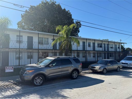 1306 NW 61st St # 7, Miami FL 33142