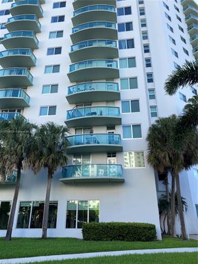 19390 Collins Ave # 205, Sunny Isles Beach FL 33160