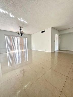 2700 Riverside Dr # 308B, Coral Springs FL 33065