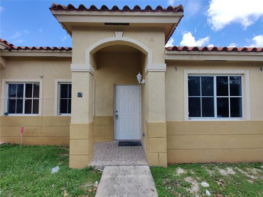 87 NE 13th Ave # 16, Homestead FL 33033